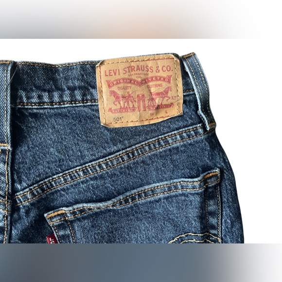 Levi’s 501 ,,Stylish Women's Denim Shorts - Light Blue and Dark Blue - Picture 6 of 16